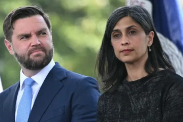 மனைவி குழந்தைகளை இந்தியாவுக்கு அனுப்புங்கள்: அமெரிக்க துணை அதிபருக்கு நெட்டிசன்கள் பதிலடி