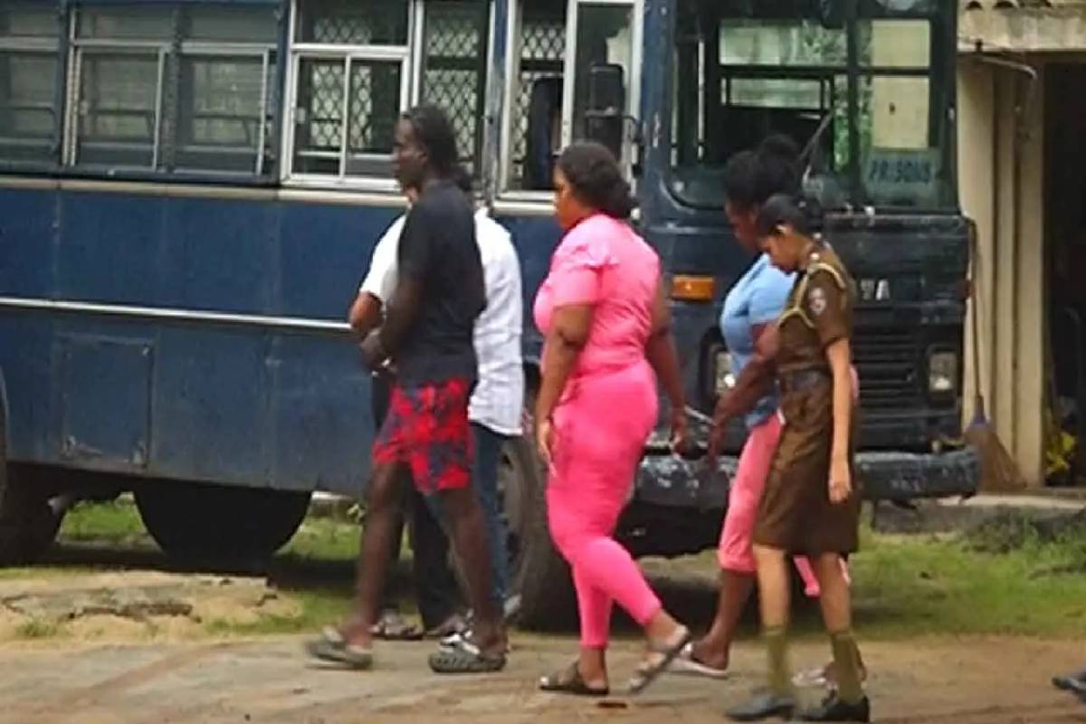 கைது செய்யப்பட்ட வெளிநாட்டவர்கள் : நீதிமன்றின் உத்தரவு | Four Jamaicans Caught With Cocaine