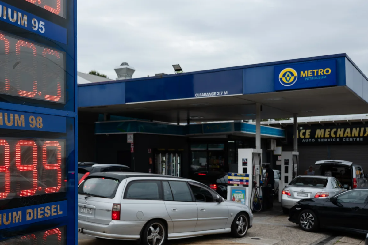 மத்திய கிழக்கு போர் ; அவுஸ்திரேலியாவிலும் எரிபொருள் பற்றாக்குறை | Middle East War Fuel Shortage In Australia As Well மத்திய கிழக்கு போர் ; அவுஸ்திரேலியாவிலும் எரிபொருள் பற்றாக்குறை | Middle East War Fuel Shortage In Australia As Well