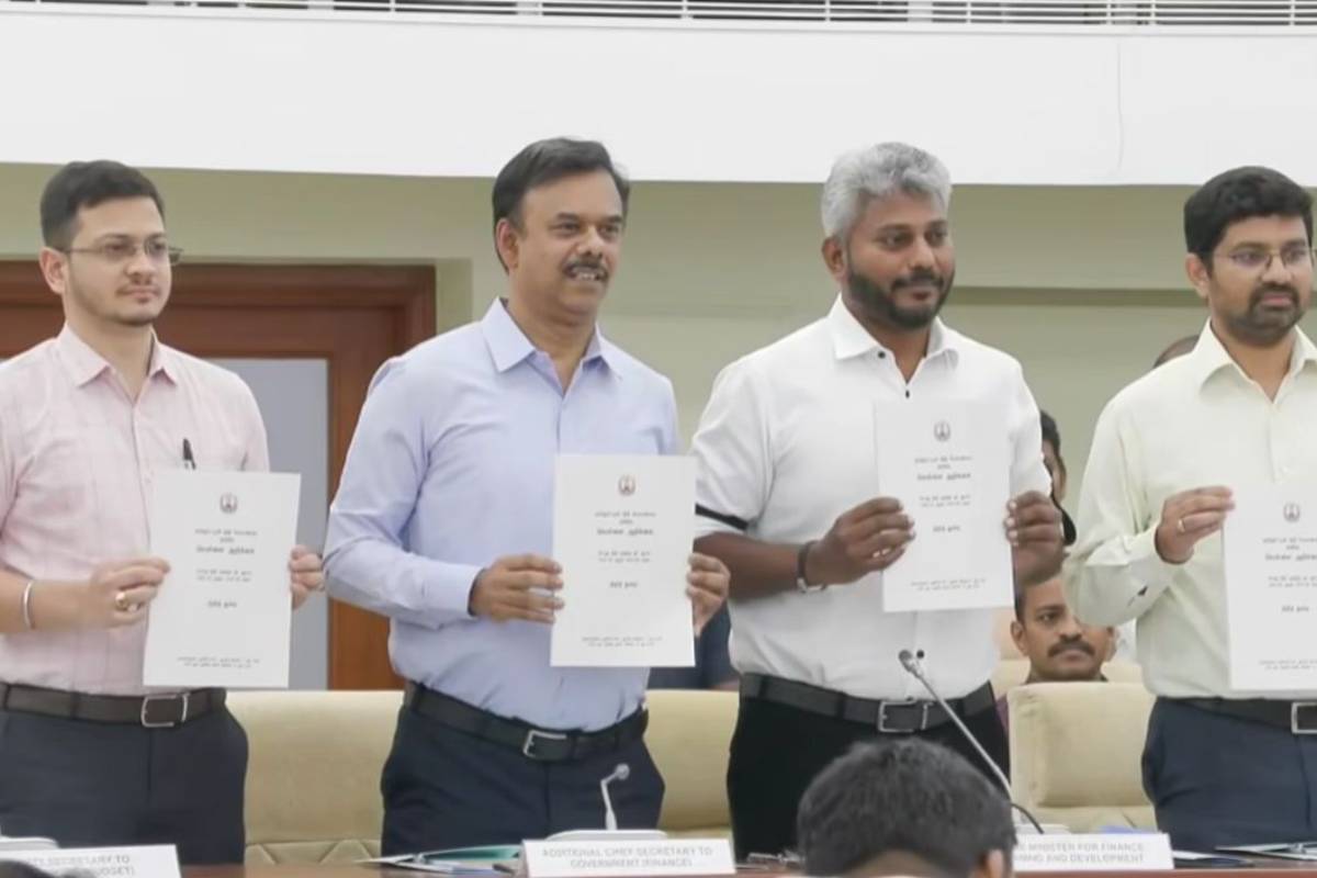 தமிழ்நாடு அரசுக்கு ரூ.13.18 லட்சம் கோடி கடன் - வெளியான வெள்ளை அறிக்கை | White Paper Reveal Tamilnadu Debt Is 13 18 Lakh Cr தமிழ்நாடு அரசுக்கு ரூ.13.18 லட்சம் கோடி கடன் - வெளியான வெள்ளை அறிக்கை | White Paper Reveal Tamilnadu Debt Is 13 18 Lakh Cr