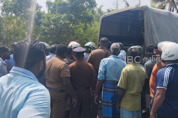 யாழில் இராணுவத்தினரின் வாகனம் மோதி முதியவர் உயிரிழப்பு! | One Killed In Military Vehicle Collision In Jaffna