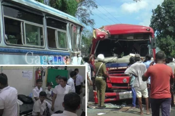 සිසු සැරිය බස් රථයක් සහ ලංගම බස් රථයක් මුහුණට මුහුණ ගැටේ. - 23ක් රෝහලේ.