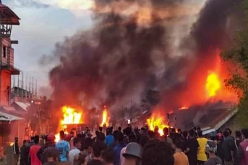 3 தேவாலயங்கள் தீ வைத்து எரிப்பு.. 28 தேவாலயங்கள் தாக்குதல்: கலவர பூமியான மணிப்பூர்