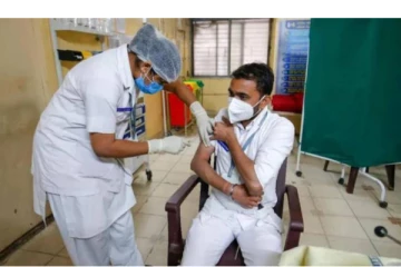 தடுப்பூசி போட்டுக் கொண்ட மருத்துவர்கள் உட்பட 110 பேருக்கு கொரோனா! எந்த நாட்டில் தெரியுமா? அதிர்ச்சி தகவல்