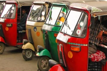 கண்டியில் முச்சக்கரவண்டியில் பயணிக்க வேண்டாம்! சுற்றுலாப் பயணிகளுக்கு அறிவுறுத்தல்