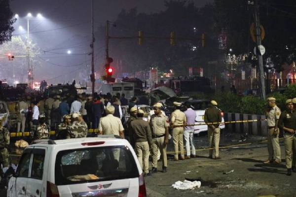 ஹமாஸ் பாணியில் ட்ரோன் தாக்குதல்... டெல்லி குண்டுவெடிப்பில் பயங்கரவாதிகளின் திட்டம் அம்பலம் | Delhi Planned Attack Using Drones ஹமாஸ் பாணியில் ட்ரோன் தாக்குதல்... டெல்லி குண்டுவெடிப்பில் பயங்கரவாதிகளின் திட்டம் அம்பலம் | Delhi Planned Attack Using Drones