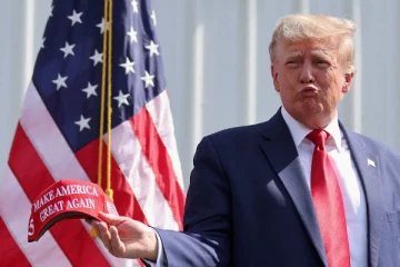 உலக பெரும் பணக்காரர்கள் பட்டியலில் இணைந்த டிரம்ப்!