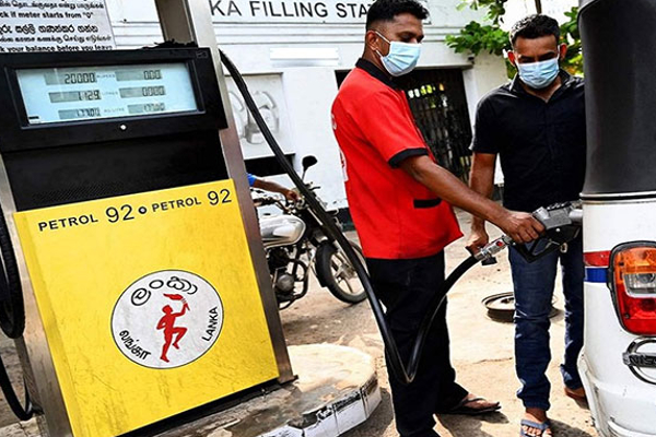 இன்று ஞாயிற்றுக்கிழமை பெட்ரோல் மற்றும் டீசல் பெற்றுக்கொள்ள கூடிய இடங்கள்: முழுமையான விபரம் வெளியீடு - ஐபிசி தமிழ்