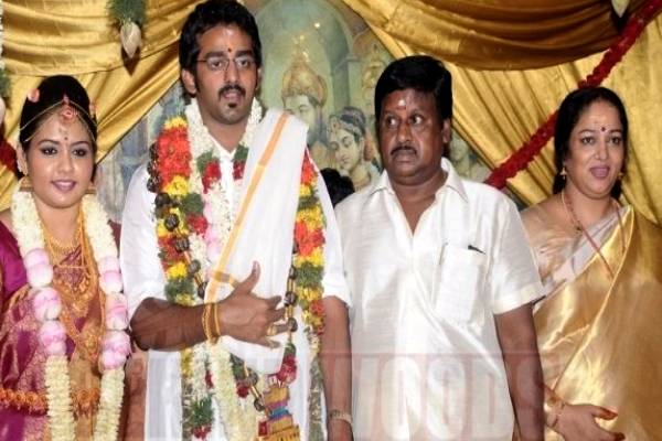 ஜிவி பிரகாஷ்- சைந்தவி ஓரங்கட்டிய தம்பதி.. விவாகரத்து பின்னும் வாழ்க்கை- நளினி ஓபன் டாக் | Nalini Shares After Marriage Couple Relationship