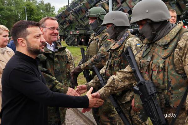 உக்ரைனுக்கு 8.1 பில்லியன் டொலர் கடனுதவி... சர்வதேச நாணய நிதியம் ஒப்புதல் | Imf Approves Billion Loan For Ukraine