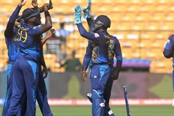 156 ரன்களில் இங்கிலாந்தை சுருட்டிய இலங்கை