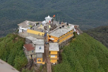 சிவனொளிபாதமலை பக்தர்கள் விடுக்கப்பட்டுள்ள முக்கிய அறிவுறுத்தல்! இதற்கு தடை