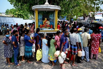 வரிசையில் காத்திருக்கும் விசேட தேவையுடையோர் நலன் கருதி எடுக்கப்பட்டுள்ள நடவடிக்கை