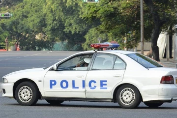 வவுனியா பொலிஸாரின் வாகனம் மீது தாக்குதல்