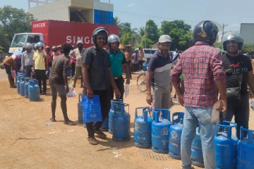 நாடளாவிய ரீதியில் இடம்பெற்றுள்ள எரிவாயு விநியோகம்(Photos)