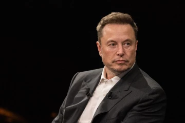 கனடிய அரசியலில் தலையீடு செய்யும் மஸ்க்