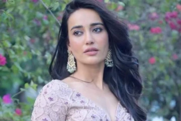 மாலத்தீவில் கருப்பு நிற கவர்ச்சி உடையில் சீரியல் நடிகை வெளியிட்ட போட்டோஸ்