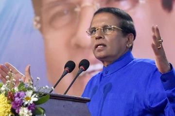 கண்ணீரில் வாழ்க்கை போகிறது! நான் வீழ்ந்துவிடமாட்டேன் - மைத்திரி சீற்றம்