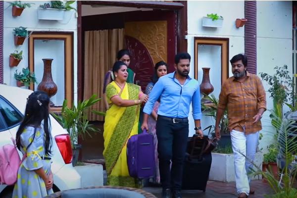 அதிரடியாக வீட்டை விட்டு வெளியேறும் பாரதி! கண்ணம்மாவின் சூழ்ச்சி பலிக்குமா? புதிய திருப்பங்களுடன் பாரதி கண்ணம்மா | Bharathi Kannamma Promo News