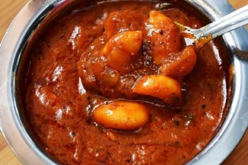 ஒரு வாரம் ஆனாலும் கெட்டுப்போகாத சுவையான பூண்டு குழம்பு- செய்வது எப்படி?