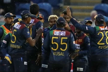 சொந்த அணியை கண்டு கொதித்து எழும் இலங்கை ரசிகர்கள் - காரணம் என்ன?