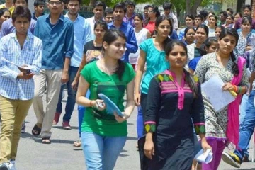 கல்லுாரி மாணவர்களுக்கு 6 மாதங்களில் பட்டம் வழங்க வேண்டும் - யூஜிசி உத்தரவு!