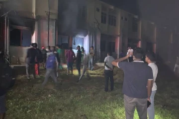 கிளிநொச்சி பொது வைத்தியசாலையில் பாரிய தீ விபத்து! அழிந்தன பல மருத்துவ உபகரணங்கள்