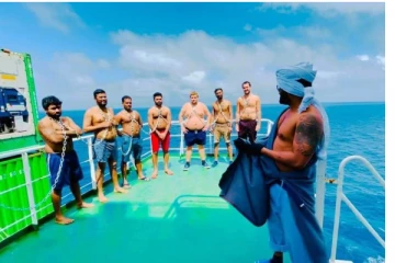 සමකය හරහා ගමන් කරන පුදුම සහගත ගමනක්..උඩුකයක් නිරාවරණය කරන්න වෙයි.(PHOTOS)