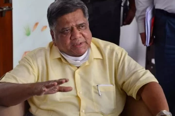 பாஜகவில் இருந்து விலகிய முன்னாள் முதல்வர்; காங்கிரஸில் இணைந்தார் - பரபரப்பு!