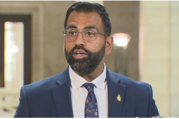 சைகயைினால் சர்ச்சையில் சிக்கிய மனிடோபா எதிர்க்கட்சித் தலைவர்