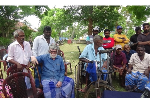 நலன்புரி உதவித்திட்ட கொடுப்பனவில் முறைக்கேடுகள் - வவுனியாவில் மக்கள் ஆர்ப்பாட்டம் | Welfare Assistance Payments People Protest Vavuniy