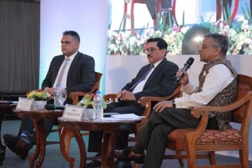 ඉන්දීය රුපියලෙන් මෙරට සාර්ථක වෙළඳ ගණුදෙනුවක්.