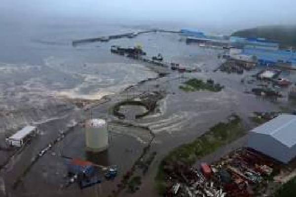 ரஷ்யாவை தாக்கிய சுனாமி: ஹவாயில் 6 அடி உயர அலைகள் | A Powerful Earthquake In Russia Tsunami In Japan