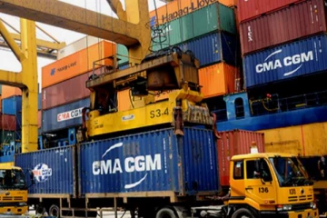 බහාලුම් ප්‍රවාහන ගාස්තු අද සිට ඉහලට...