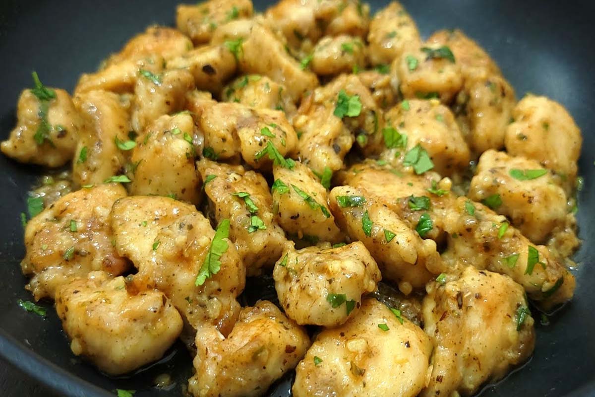 ரெஸ்டாரண்ட் சுவையில் கார்லிக் பட்டர் சிக்கன்.. வீட்டிலேயே செய்ய ரெசிபி இதோ.. | How To Prepare Hotel Style Garlic Butter Chicken