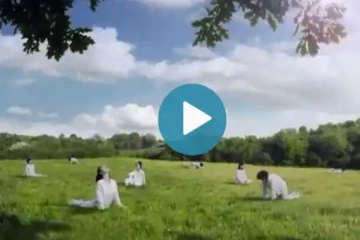 இளம்பெண்களை அநாகரீகமாக சித்தரித்து.. உலகளவில் சர்ச்சையை கிளப்பிய பால் விளம்பரம்