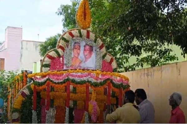 கணவர் இறந்த துக்கத்தில் அழுது கொண்டிருந்த மனைவி! நொடியில் உயிரிழந்த சோகம் | Husband Death After Wife Death