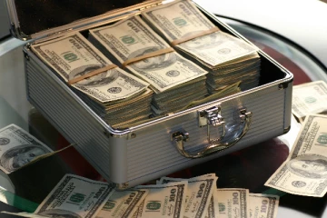 வங்குரோத்து அடைந்து வெடித்து சிதறும் இலங்கையின்  நிதி கட்டமைப்பு!