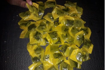 அம்பாறையில் 50க்கும் மேற்பட்ட போதைப்பொருட்களுடன் ஒருவர் கைது (Photos)