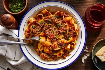 இந்த உணவுகளை எப்போதும் இதனுடன் சேர்த்து சாப்பிட கூடாதாம்