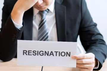 பல்கலைகழக மாணவர்கள் தாக்கப்பட்ட சம்பவம்; மற்றுமொருவர் இராஜினாமா