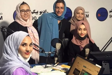 ஆப்கானில் பெண் ஊடகவியலாளர்கள் கைது; வானொலி சேவைக்கு தடை