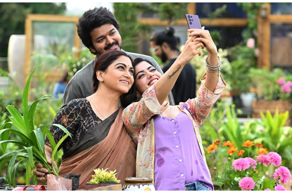 விஜய்யின் வாரிசு ஓவர்சீஸில் அதிக புக்கிங் ஆகிறதா?- துணிவு படத்தை விட அதிகமா? | Varisu Movie Pre Booking Details விஜய்யின் வாரிசு ஓவர்சீஸில் அதிக புக்கிங் ஆகிறதா?- துணிவு படத்தை விட அதிகமா? | Varisu Movie Pre Booking Details