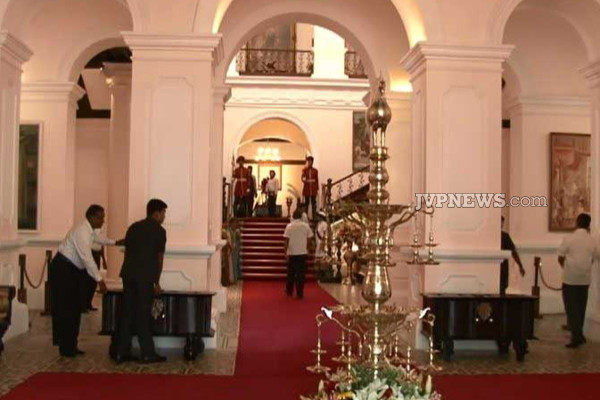 ஜனாதிபதி மாளிகைக்குச் சென்ற தொல்பொருள் திணைக்கள அதிகாரிகள்! | Archeology Officials Visit Presidential Palace