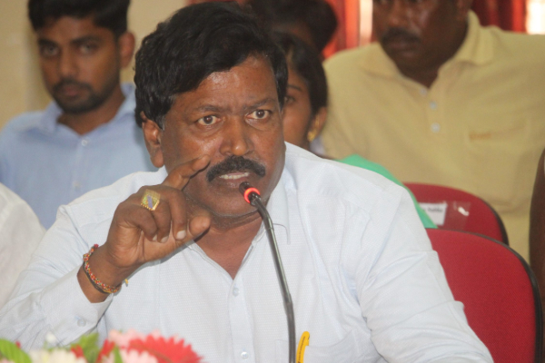 ஆசிரியர் இடமாற்றத்தில் வெடித்த சர்ச்சை - கடுமையாக சாடும் ரவிகரன் எம்பி | Ministry Of Education Teacher Transfer 2025