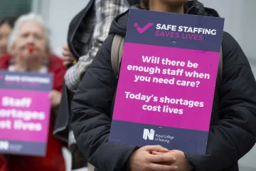 பிரித்தானியாவில் 40,000 செவிலியர்கள் பற்றாக்குறை... இருந்தும் மொத்தமாக வெளியேற திட்டமிட்டுள்ள வெளிநாட்டவர்கள்