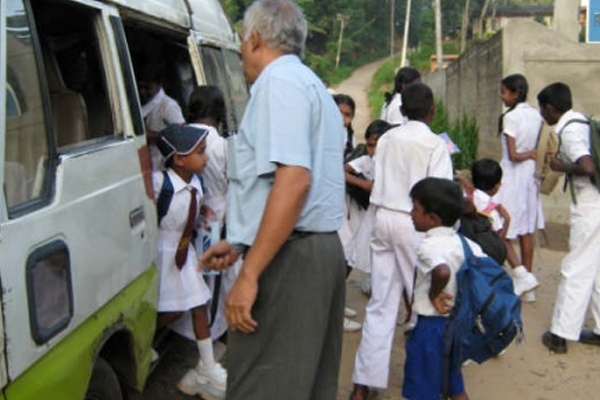 இலங்கையில் கட்டாயமாக்கப்படவுள்ள நடைமுறை: ஜனவரி முதல் புதிய நெறிமுறை - அமைச்சர் அறிவிப்பு | Cctv Camera Systems Mandatory For School Vans