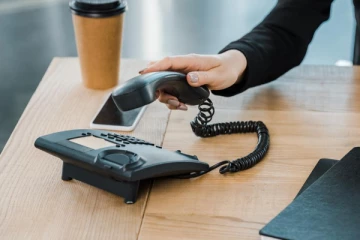 இலங்கையில் பெண்களுக்காக இலவச தொலைபேசி சேவை அறிமுகம்