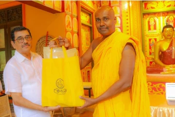 මහ බැංකු අධිපති උමංදාවට යයි.. සමන්තභද්‍ර හිමි සමග චාරිකාවක