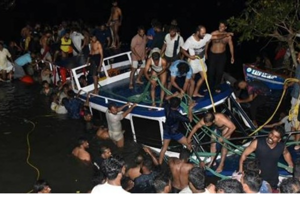 சொகுசு படகு கவிழ்ந்து கோர விபத்து; 22 பேர் பலி - காரணம் இதுதான்.! | Boat Overturned Malappuram Major Tragedy In Kerala சொகுசு படகு கவிழ்ந்து கோர விபத்து; 22 பேர் பலி - காரணம் இதுதான்.! | Boat Overturned Malappuram Major Tragedy In Kerala